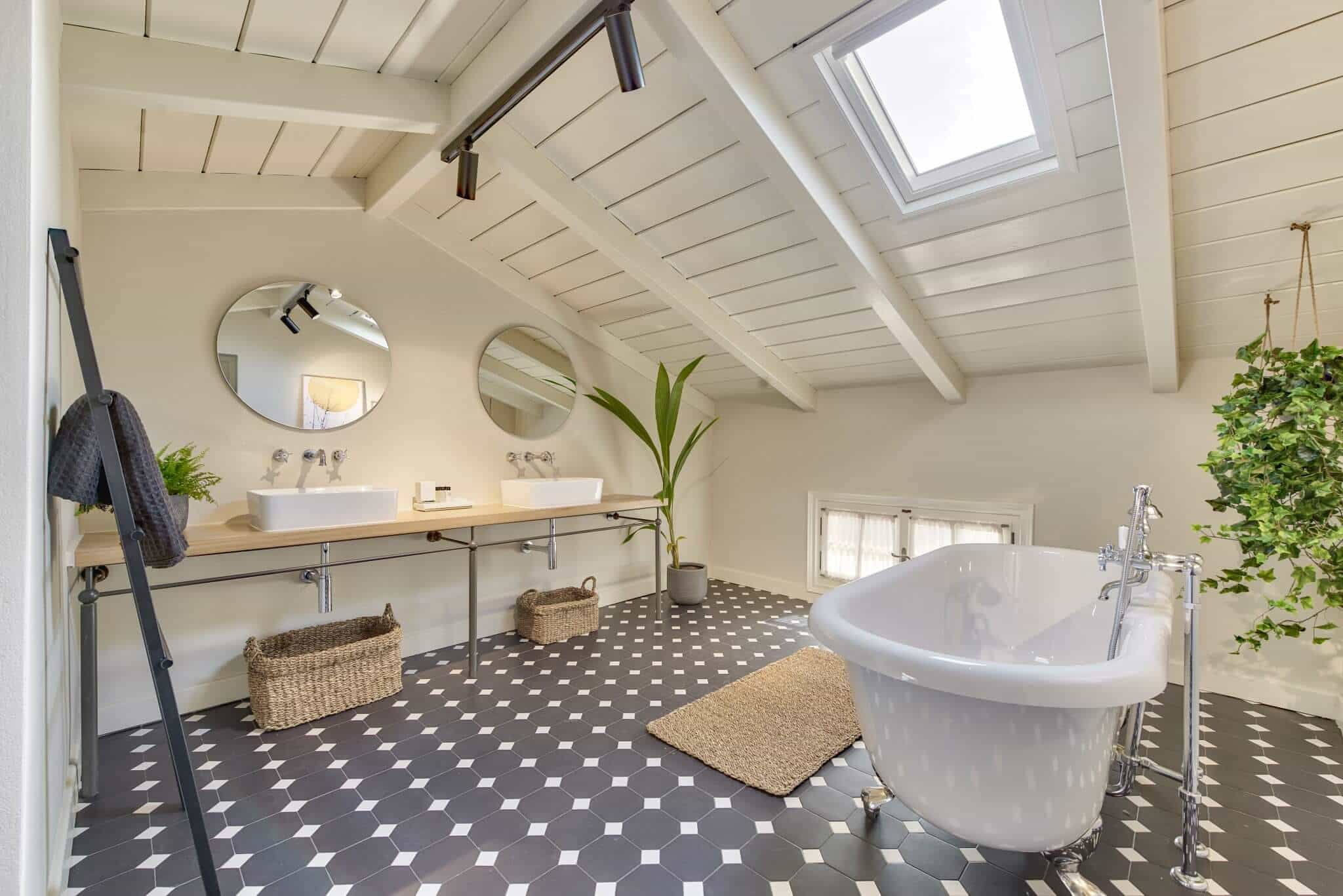 Classic Cottage - Exterior View 4