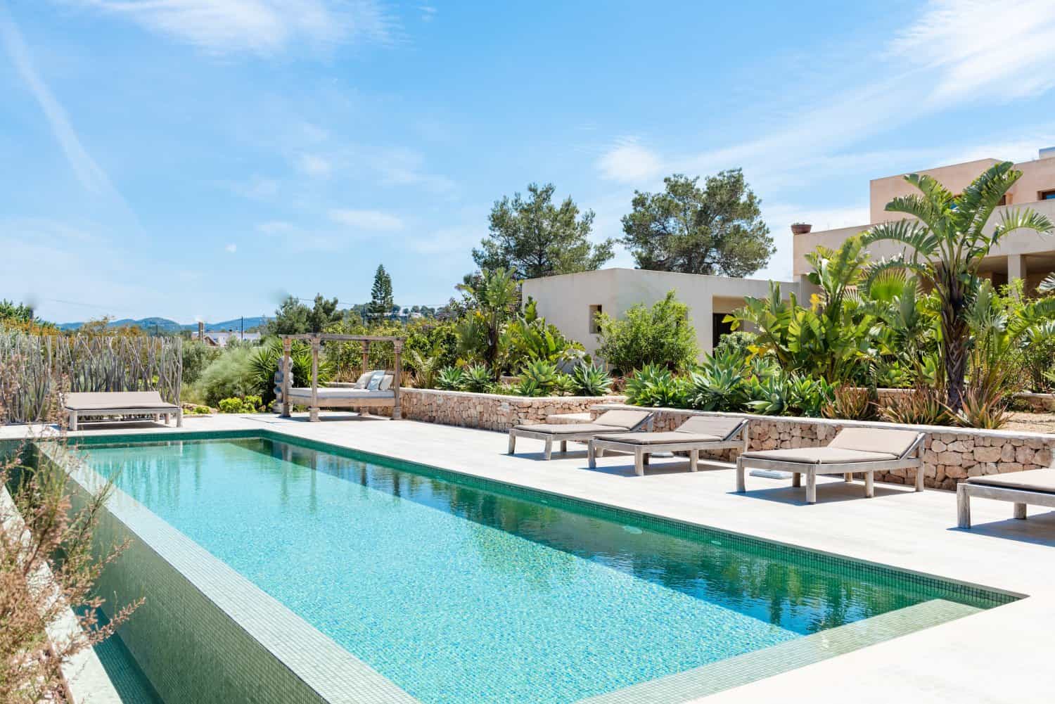 Villa Izarra main view