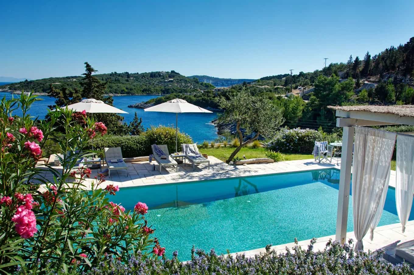 Petres - Exterior View 4