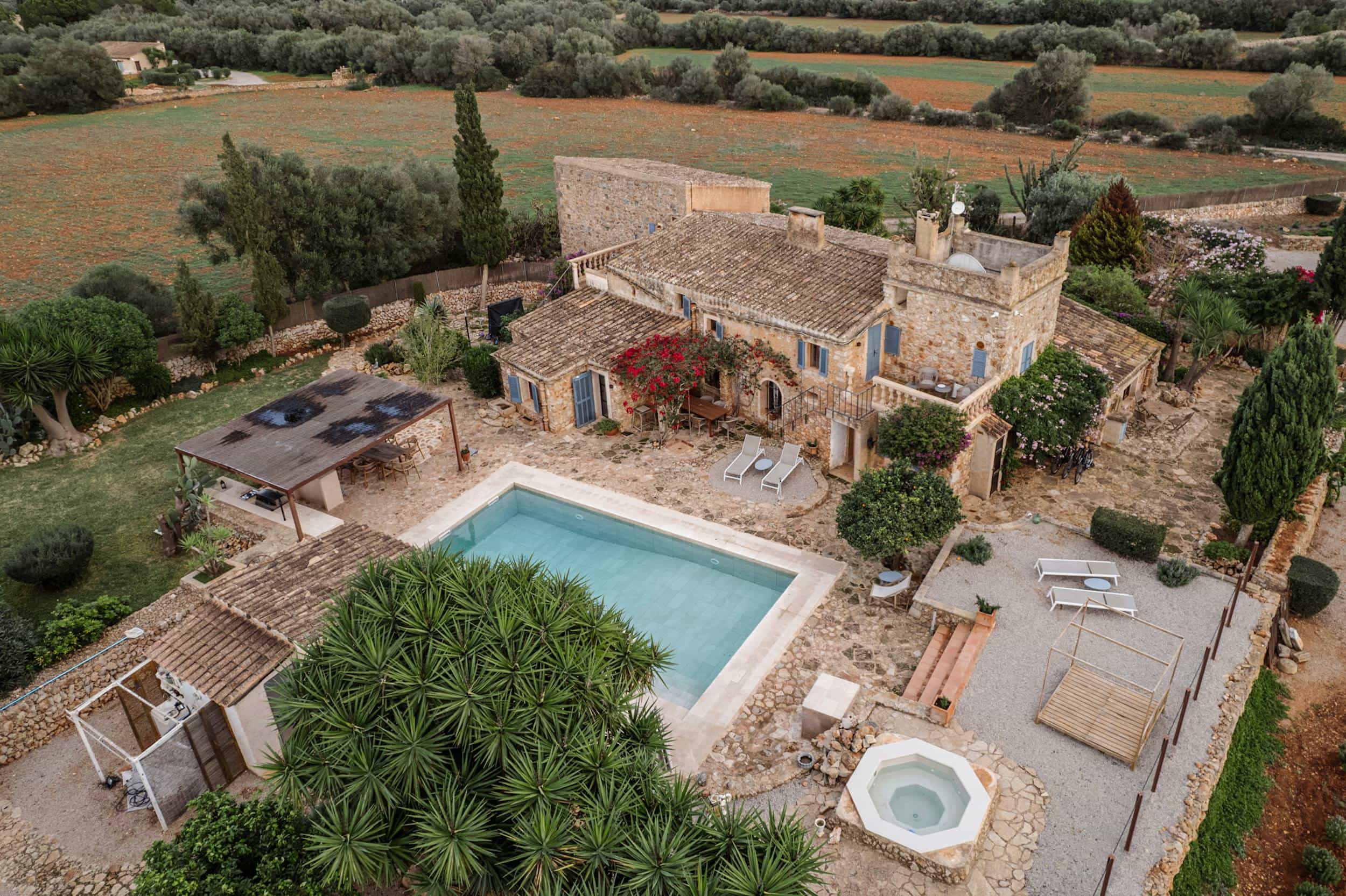Can Clementine - Exterior View 7